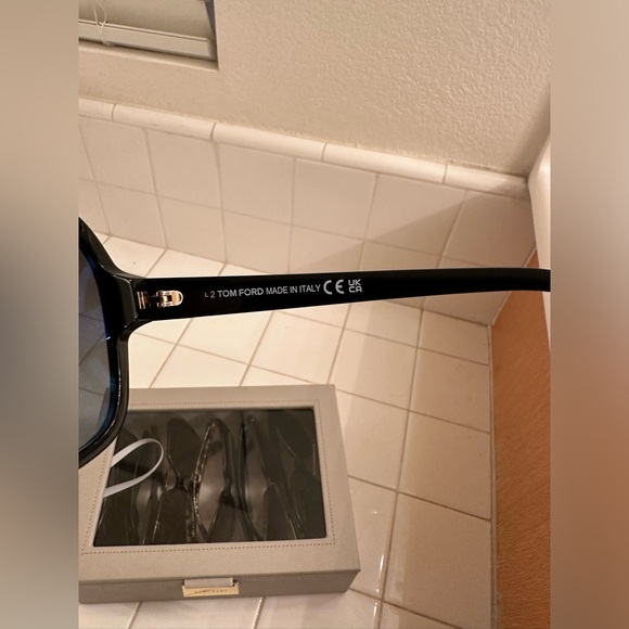 Tom Ford Hanley Sunglasses - Picture 7 of 9